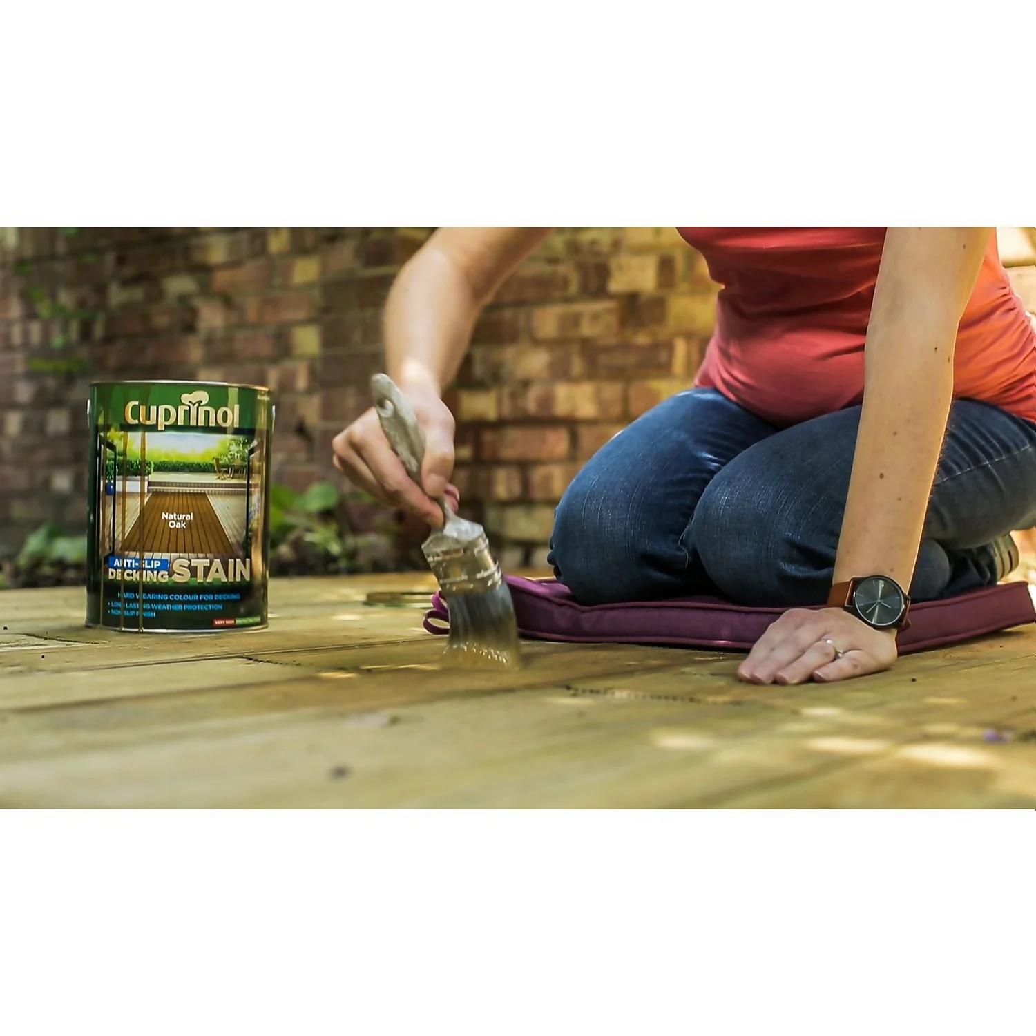 Cuprinol Anti-Slip Decking Stain - Natural Oak - 5L 4 Cuprinol Anti-Slip Decking Stain - Natural Oak - 5L - Image 2