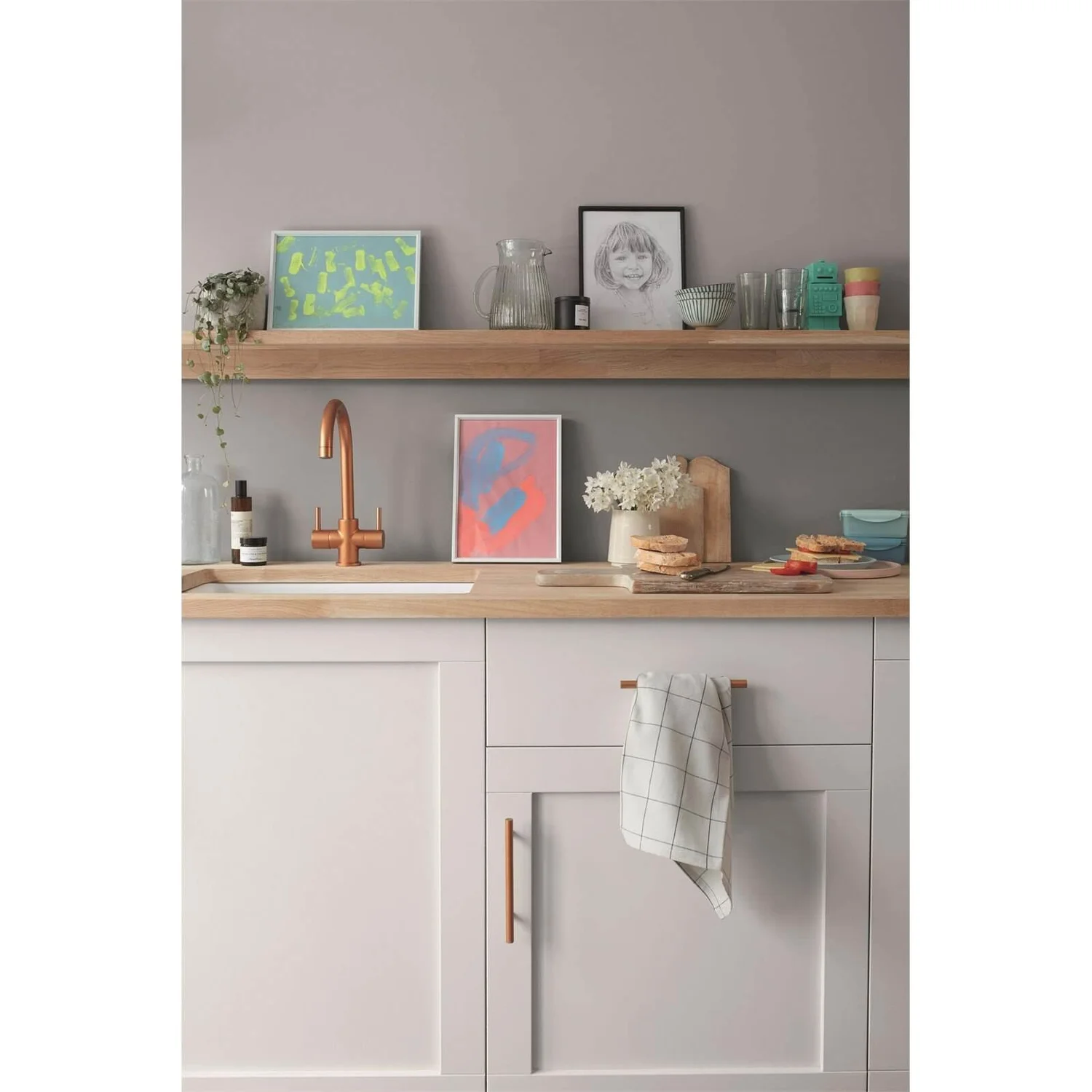 Dulux Easycare Kitchen Chic Shadow - Matt Emulsion Paint - 2.5L 11 Dulux Easycare Kitchen Chic Shadow - Matt Emulsion Paint - 2.5L - Image 9