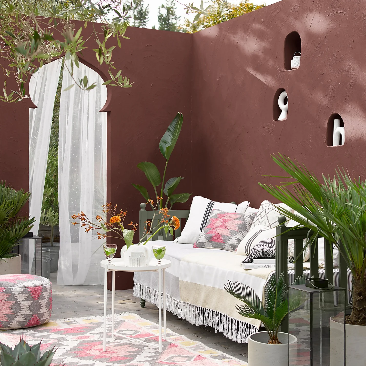 Sandtex® Ultra Smooth Masonry Paint Brick Red - 5L 5 Sandtex® Ultra Smooth Masonry Paint Brick Red - 5L - Image 3