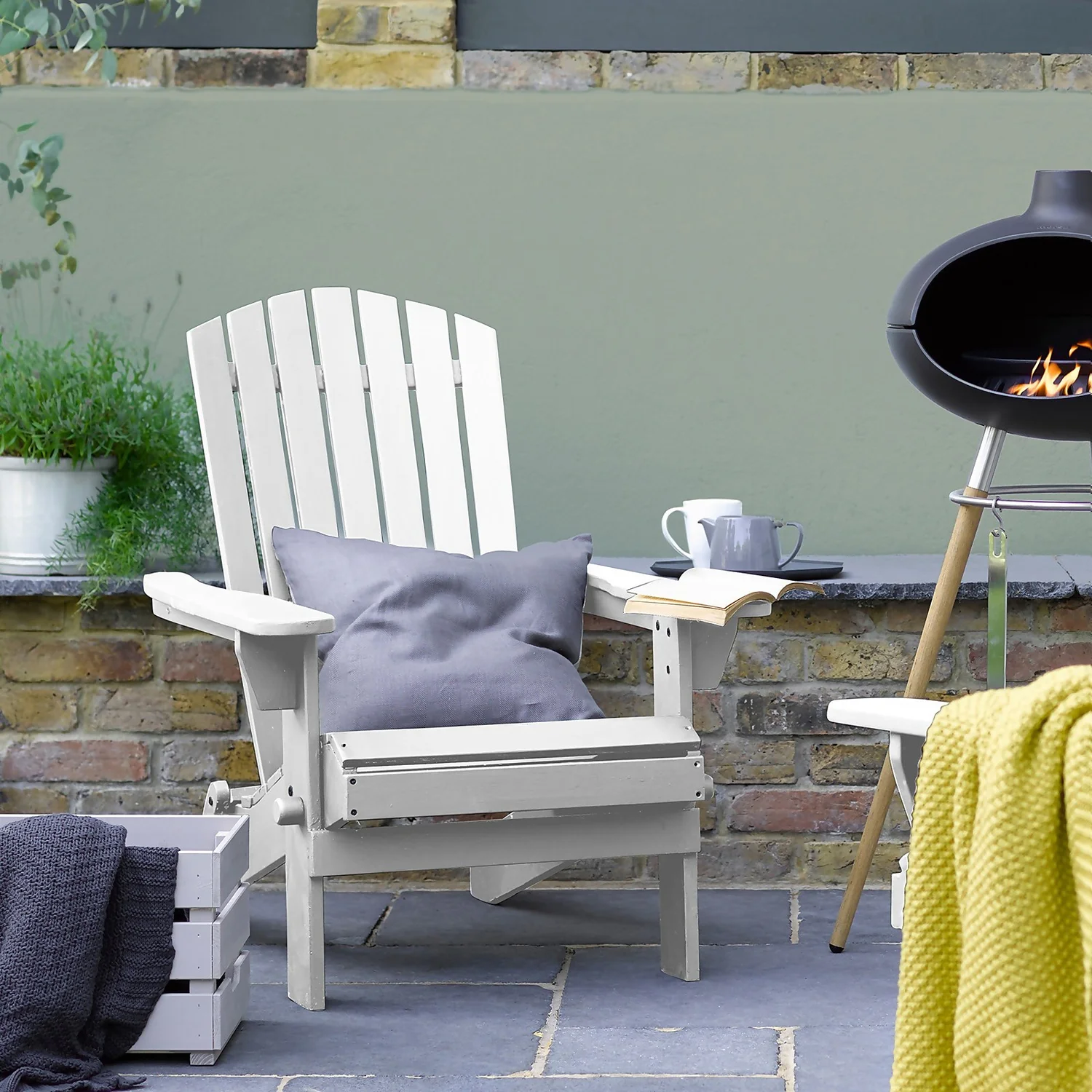 Sandtex® Rapid Dry Satin Paint Pure Brilliant White - 2.5L 6 Sandtex® Rapid Dry Satin Paint Pure Brilliant White - 2.5L - Image 4