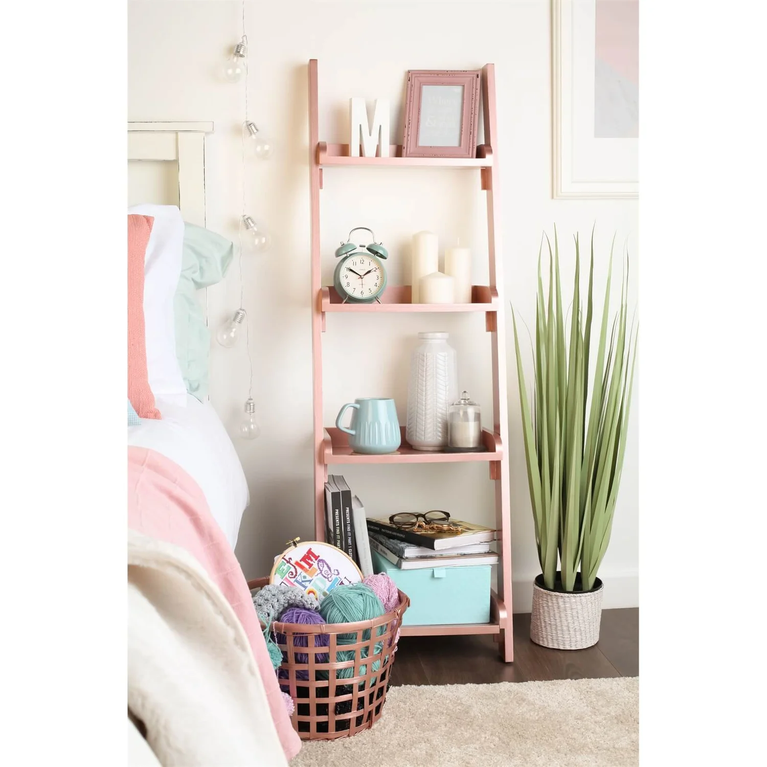 Rust-Oleum Spray Paint Metallic Rose Gold - 400ml 4 Rust-Oleum Spray Paint Metallic Rose Gold - 400ml - Image 2