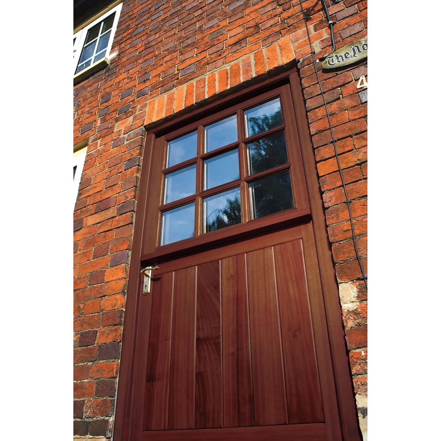 Ronseal Quick Drying Woodstain Walnut Satin - 2.5L 6 Ronseal Quick Drying Woodstain Walnut Satin - 2.5L - Image 4