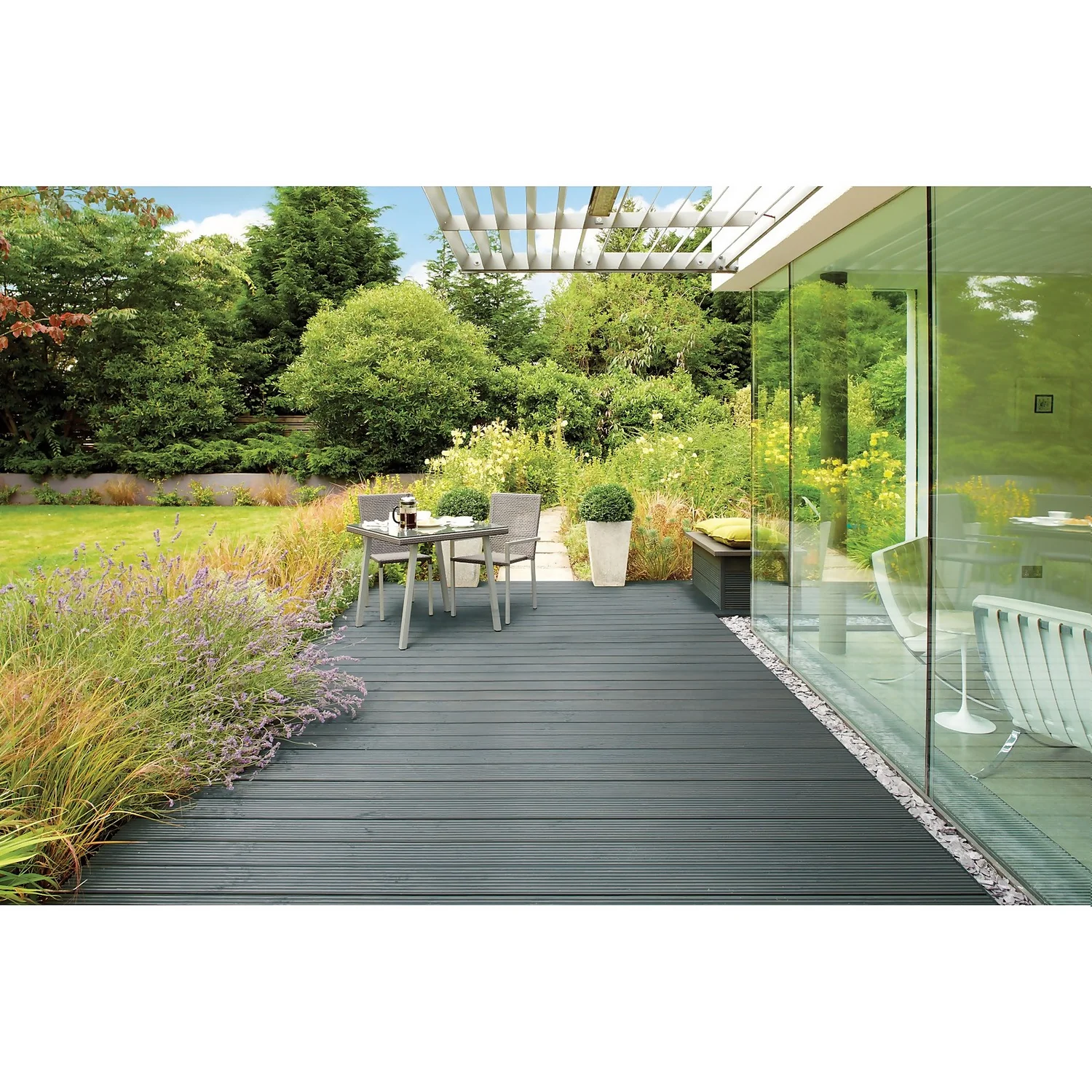 Ronseal Ultimate Protection Decking Stain Charcoal - 5L 4 Ronseal Ultimate Protection Decking Stain Charcoal - 5L - Image 2